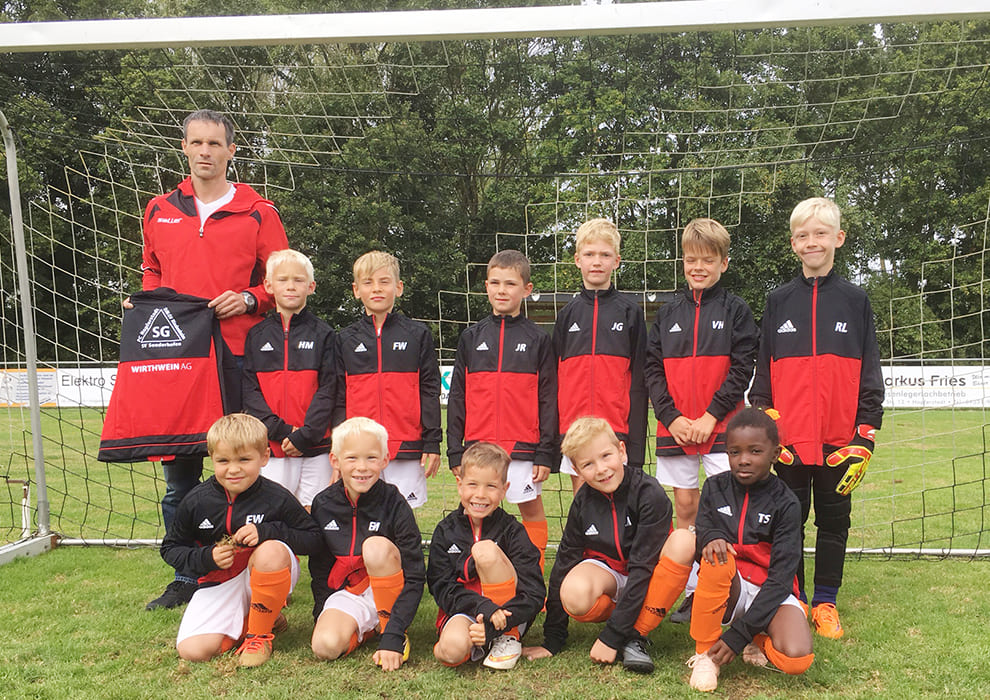 F-Jugend TSV Riedenheim mit ihren neuen Wirthwein Trikots